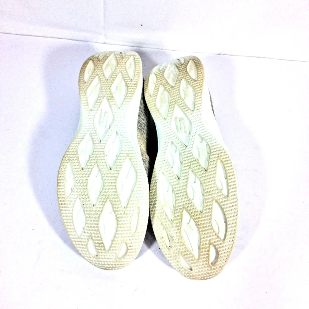 Skechers Women's Casual GogaMax Go Step Lite Walking Shoes Size 9.5